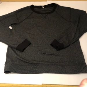 Lucy black “quilted” top-Sz L